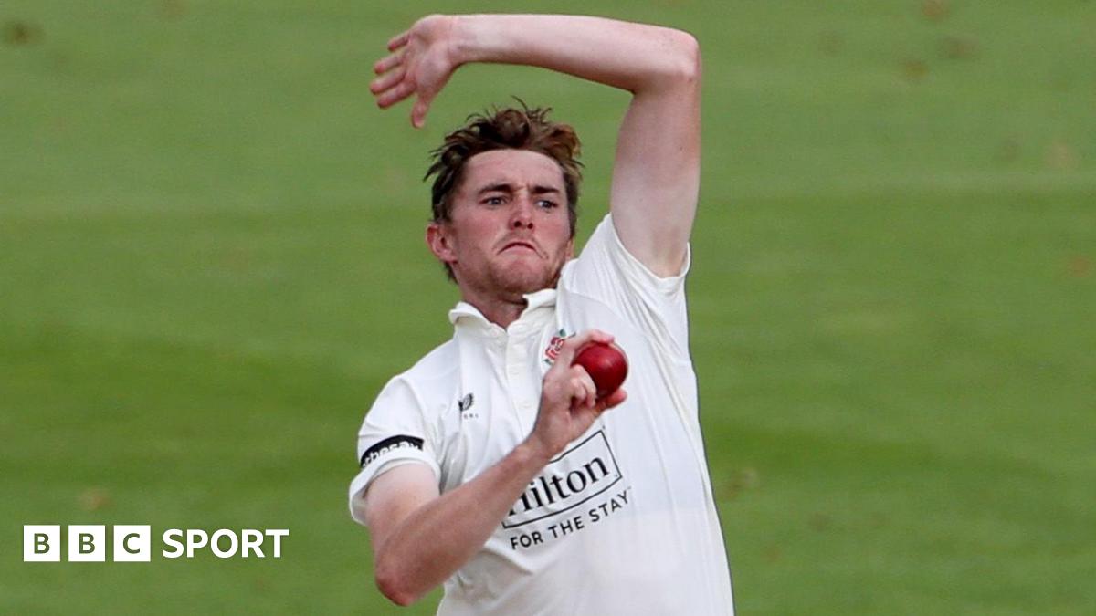 Tony Jacklin lifts the Ryder Cup in 1975