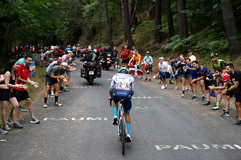 BILBAO, SPAIN - SEPTEMBER 03: Santiago Buitrago of Colombia and Team Bahrain - Victorious competes in the breakaway during the La Vuelta - 80th Tour of Spain 2025, Stage 11 a 157.4km stage from Bilbao to Bilbao / #UCIWT / on September 03, 2025 in Bilbao, Spain. (Photo by Dario Belingheri/Getty Images)