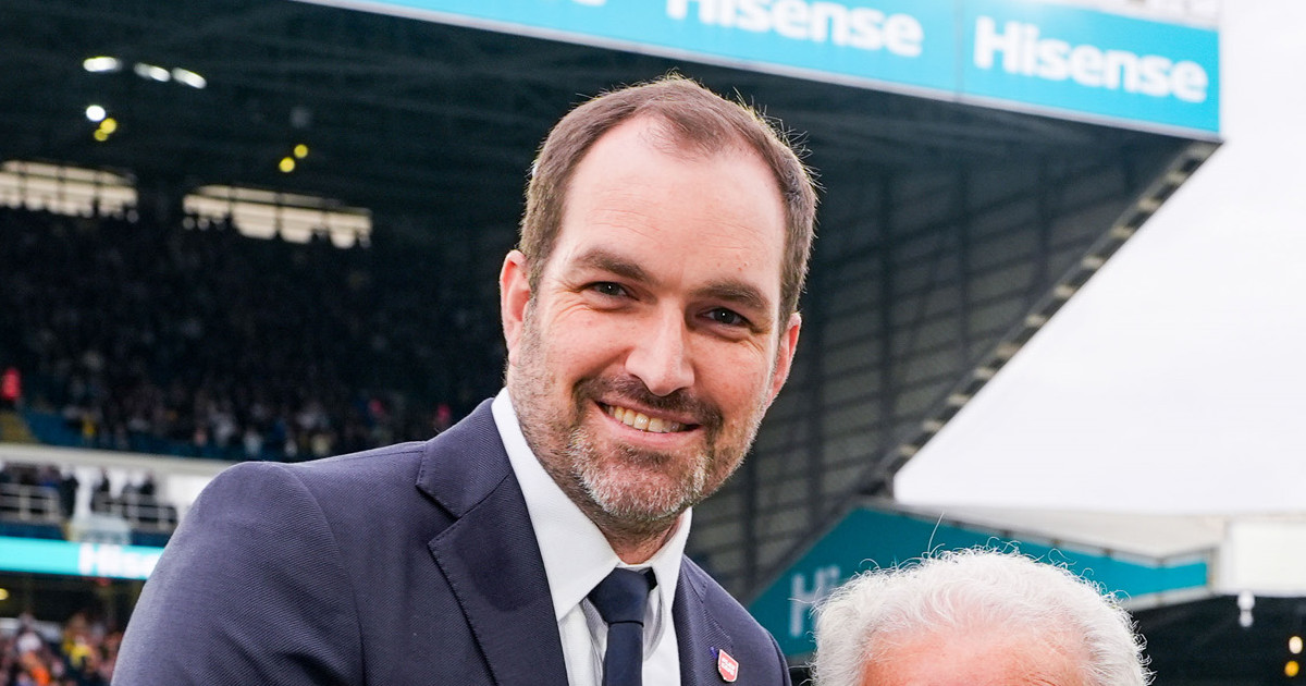 Johnny Giles presented with Lifetime Achievement Award