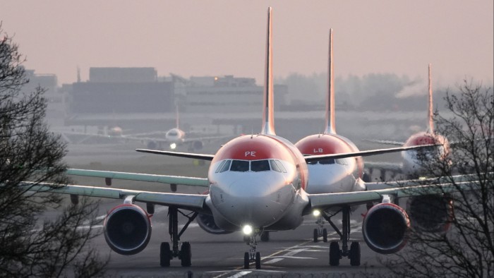 UK government approves second runway at Gatwick airport