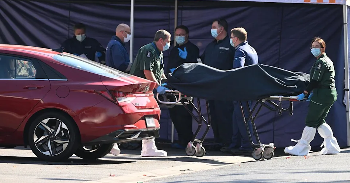 Melbourne father and son accused of murdering man over stolen wallet