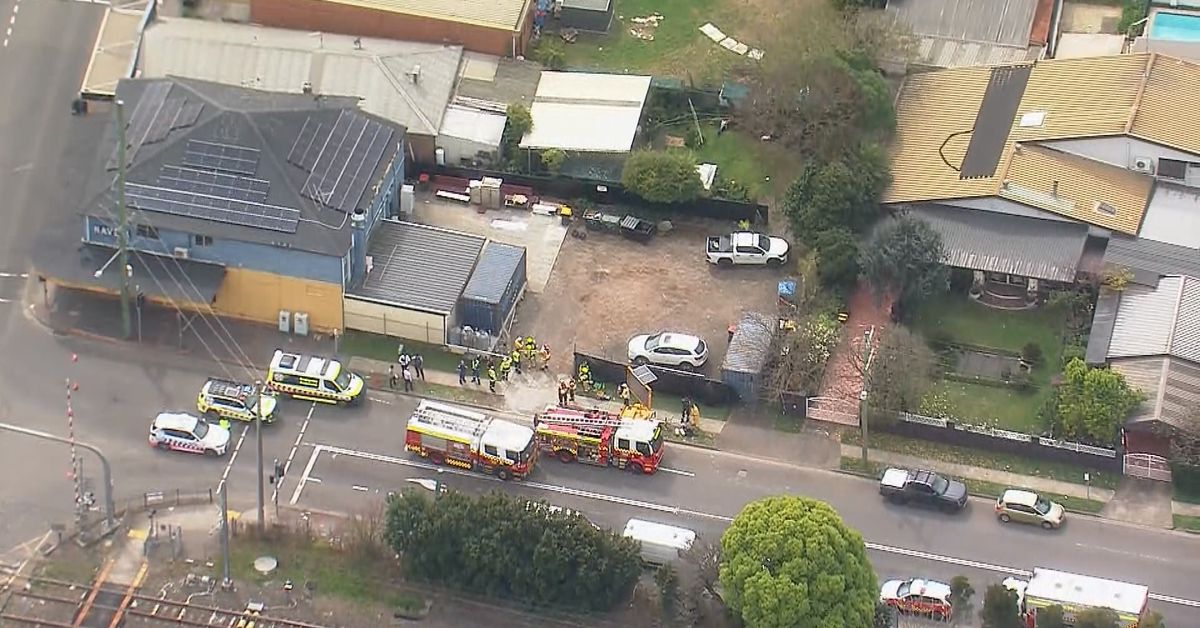 One dead and six injured including police officers after Sydney gas leak