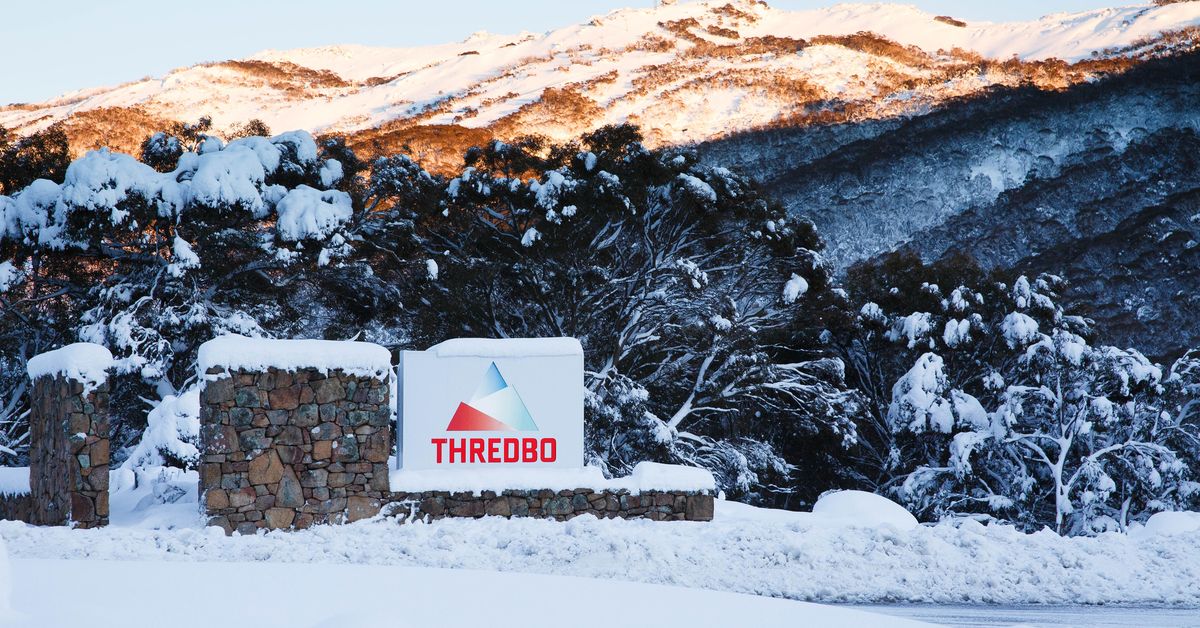 Skier dies after crashing at popular NSW ski resort