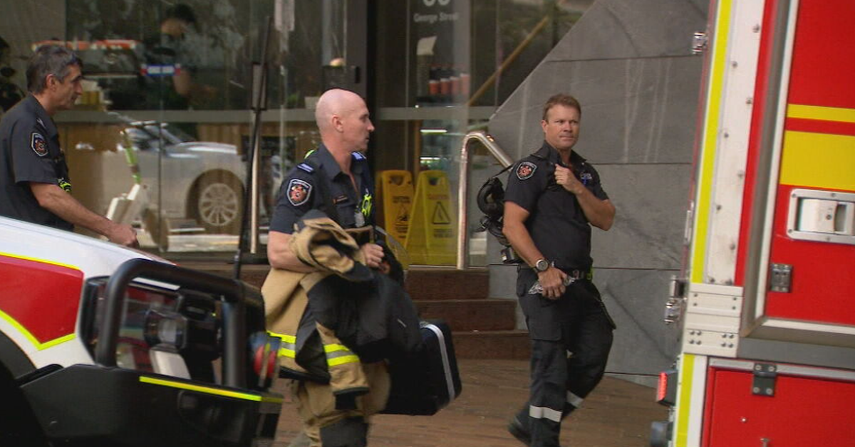 Two taken to hospital after 'chemical smell', evacuation in Brisbane CBD