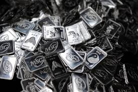 Silver hits high as Fed easing bets, Solar boom support outlook