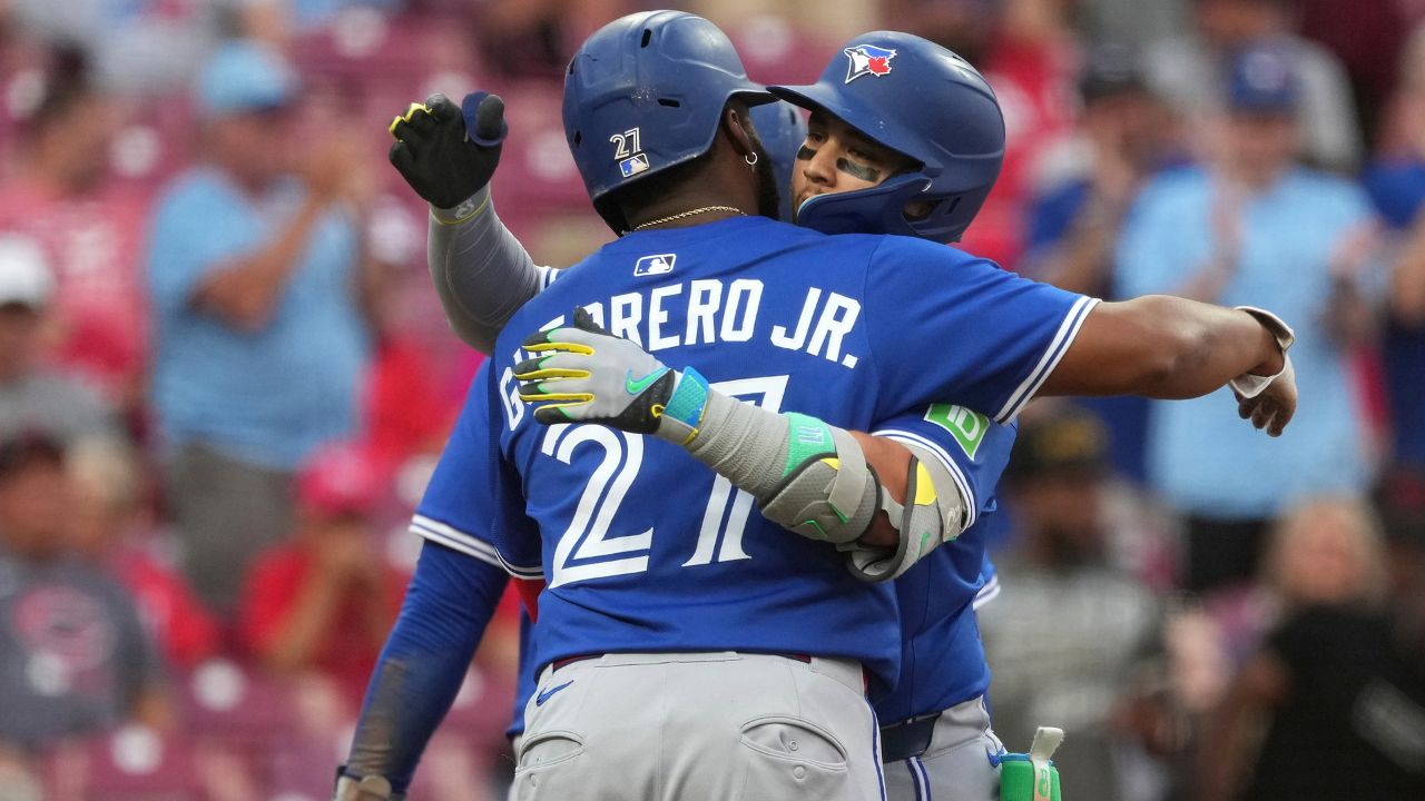 Blue Jays win slugfest over Reds as bullpen holds its own