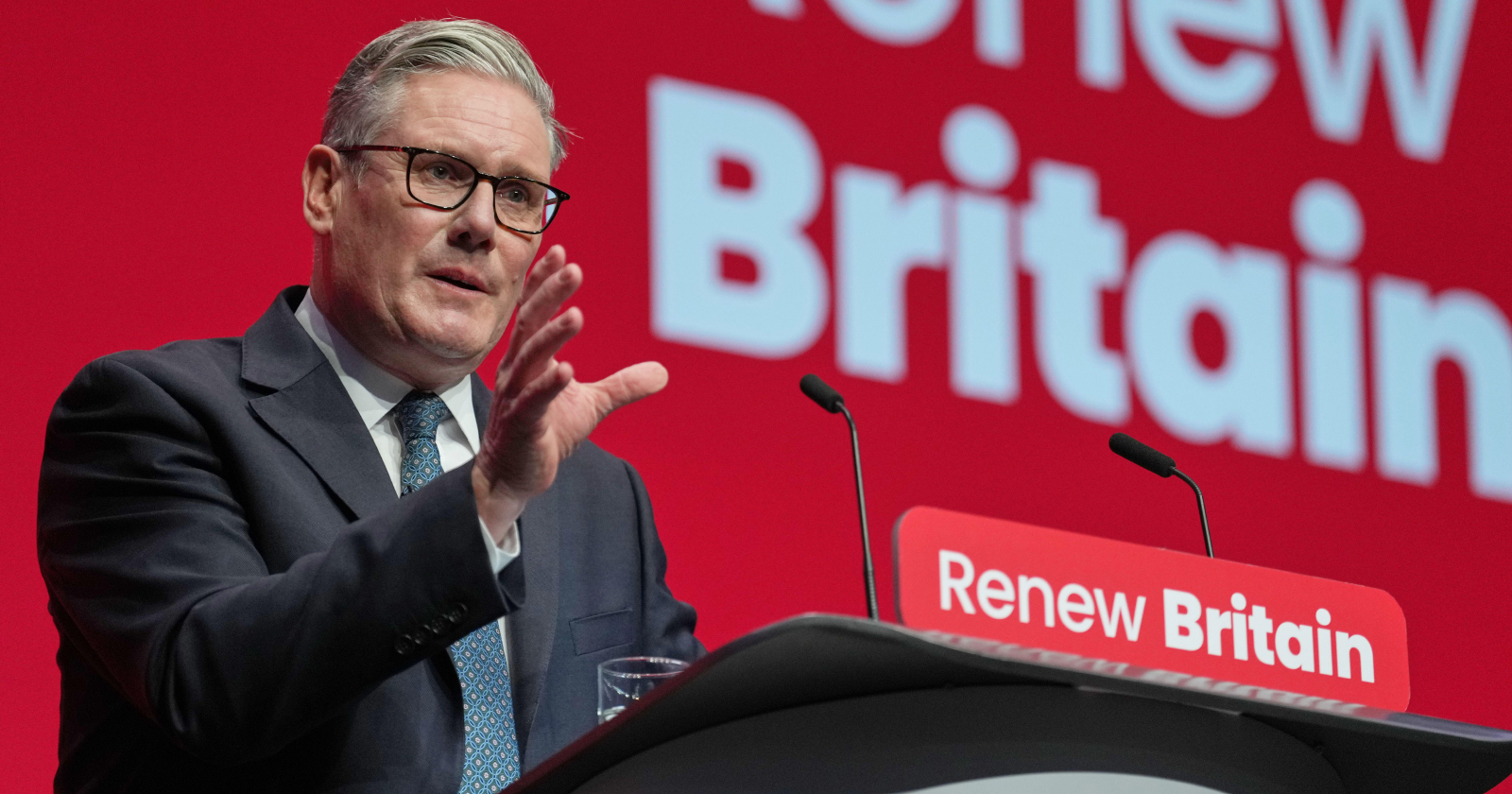 Extra £800m for FE as Starmer scraps 50% uni target