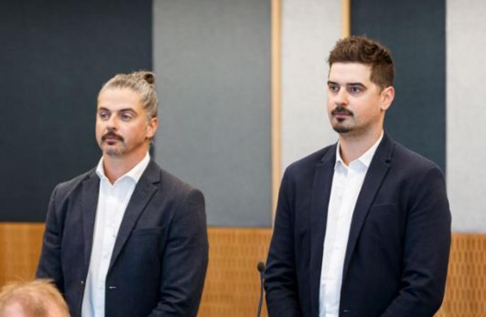 Danny (left) and Roberto Jaz. Photo: Pool