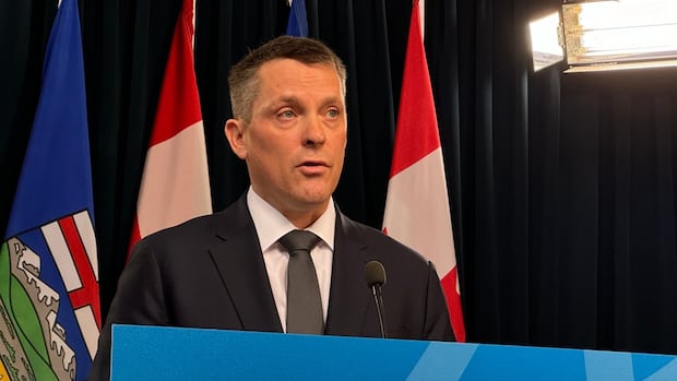 Bargaining between province and teachers' union resumes as Oct. 6 strike deadline looms