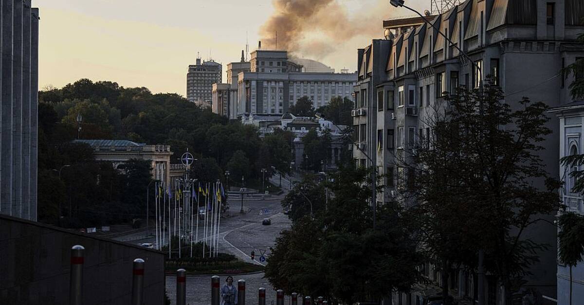 Russia hits Kyiv in largest aerial attack on Ukraine since war began