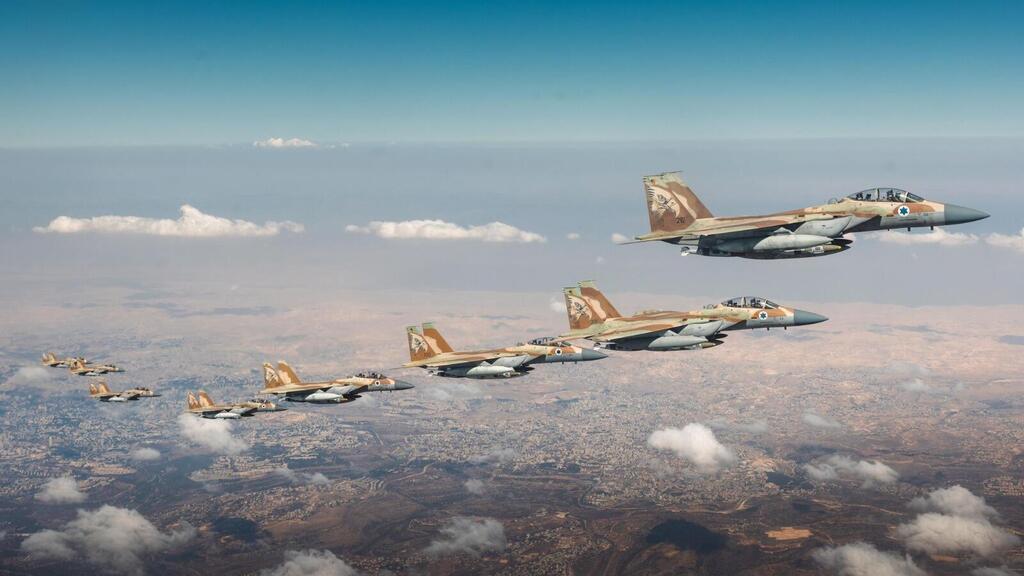 מטוסי קרב של חיל האוויר ממריאים לתקיפה בטהרן