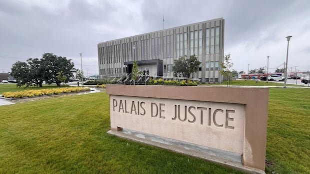 Man accused of murdering serial killer Robert Pickton to plead guilty