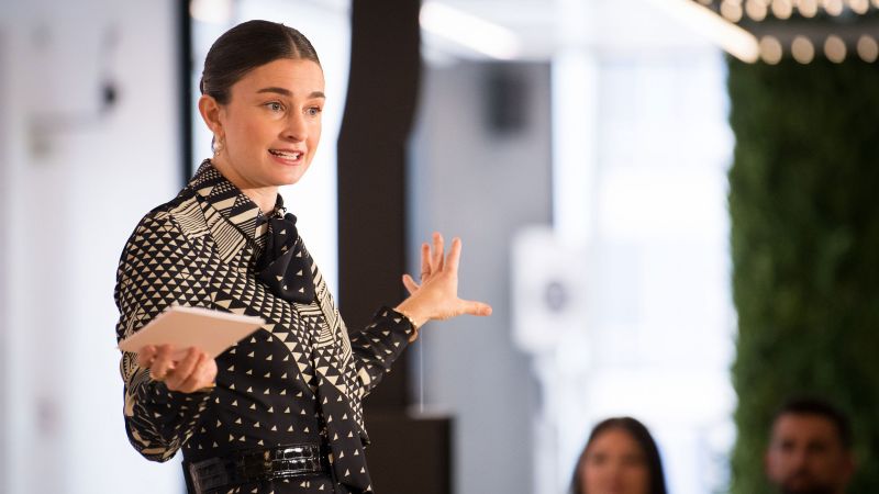 Anna Wintour names Chloe Malle to take top Vogue job