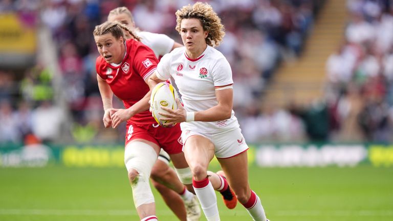 England's Ellie Kildunne runs in to score a try. Pic: PA