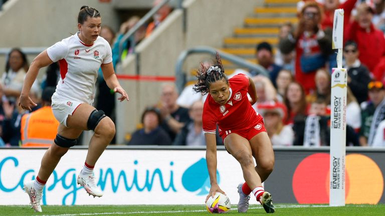 Canada's Asia Hogan-Rochester scores her team's first try of the match. Pic: Reuters