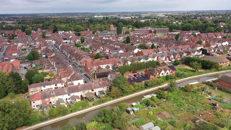 Many in Nuneaton are divided over immigration