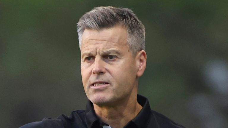 Glimt's head coach Kjetil Knutsen reacts during the Europa League soccer match between SC Braga and Bodo Glimt at the Municipal stadium in Braga, Portugal, Wednesday, Oct. 23, 2024. (AP Photo/Luis Vieira)