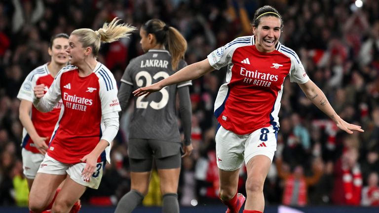 Mariona Caldentey celebrates scoring Arsenal's second goal against Real Madrid