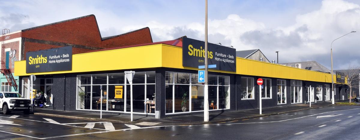 Smiths City: stores shut amid voluntary administration