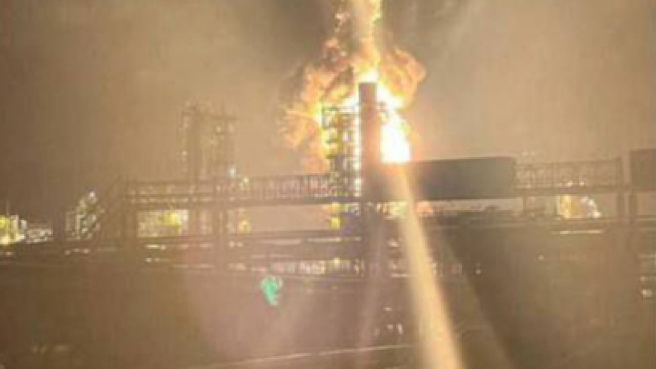 Ukrainian drones strike one of Russia's biggest refineries - TVP World