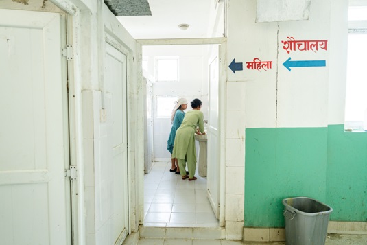 Countries making unprecedented efforts, but billions still lack basic services in health care facilities