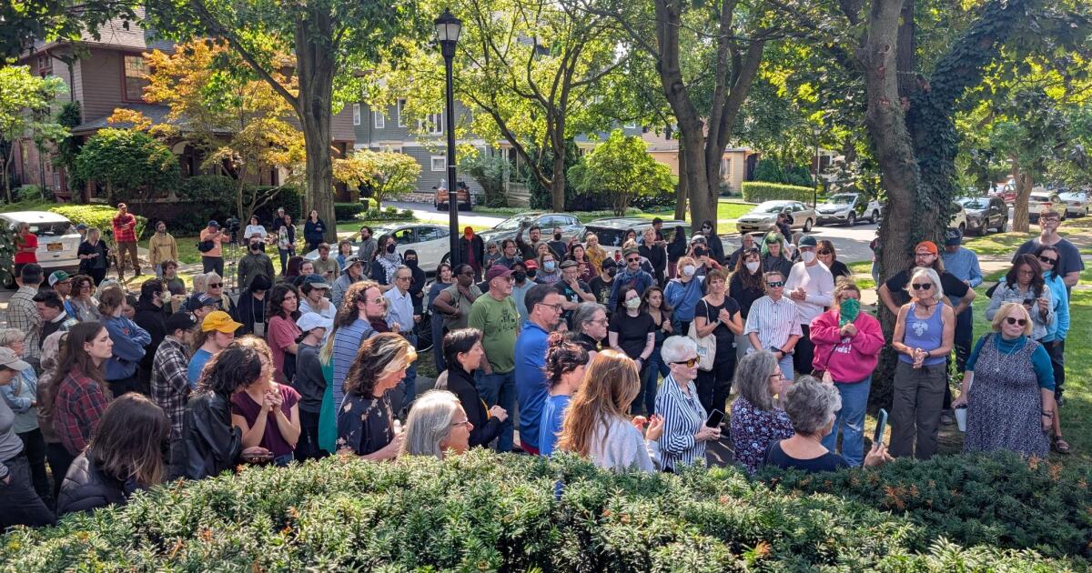 ICE agents in the Park Ave neighborhood spark large-scale protest