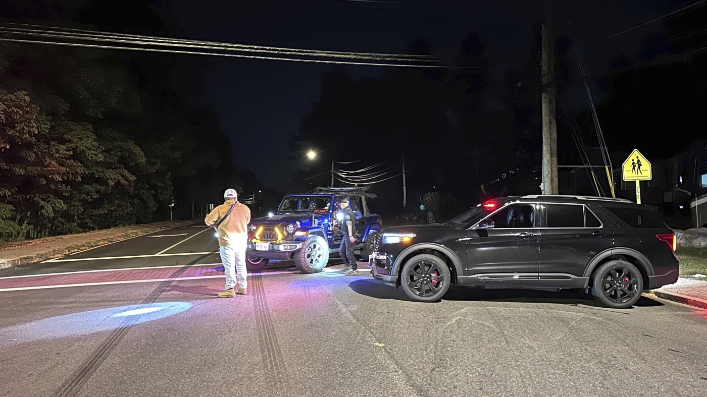 Suspect in custody after New Hampshire country club shooting leaves 1 dead and several wounded : NPR