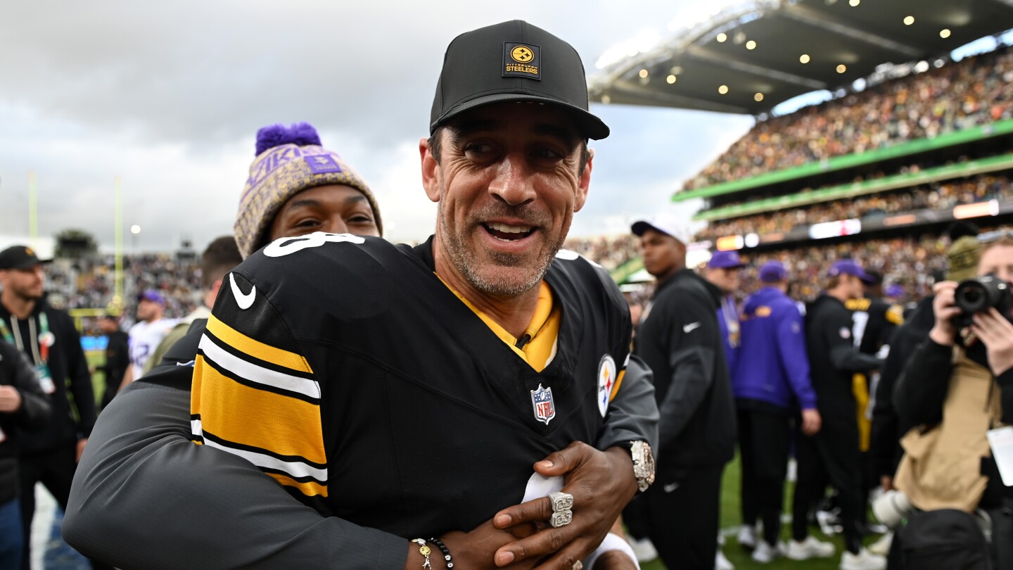 Aaron Rodgers dubs as "clickbait" the ESPN headline regarding his comments about Ireland trip