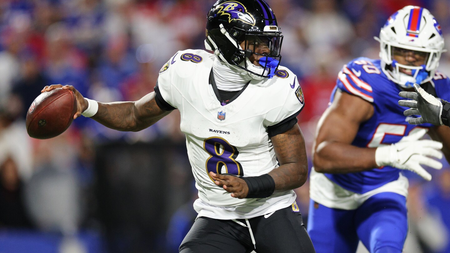 Fan who shoved Lamar Jackson, DeAndre Hopkins was ejected