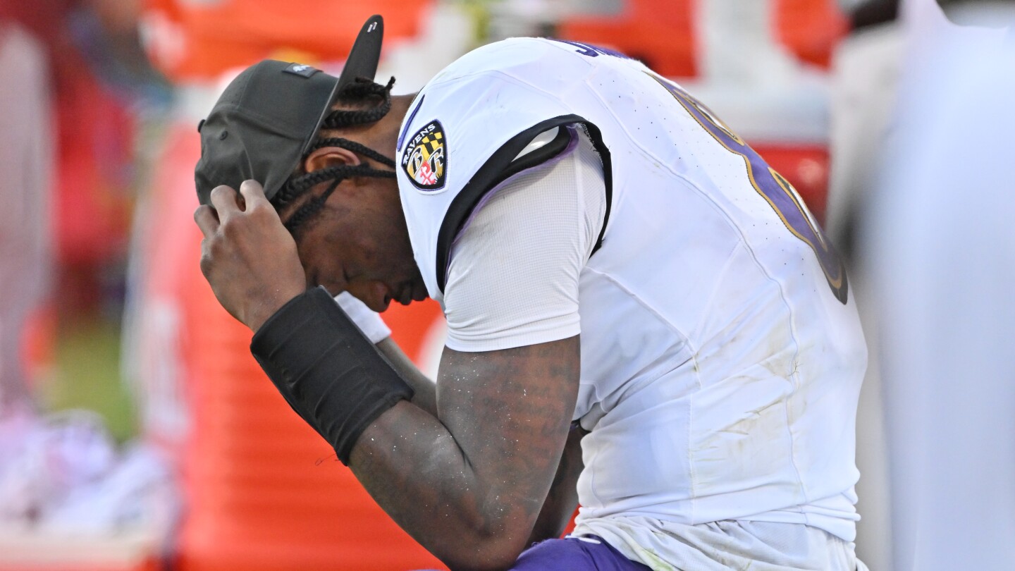 Lamar Jackson suffered hamstring strain, further evaluation coming Monday
