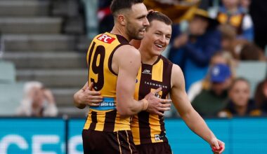 Key pair look set for prelim as Hawks eye historic feat
