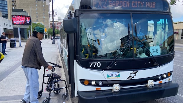 Complaints spur tweaks to bus routes, stops following Winnipeg Transit overhaul