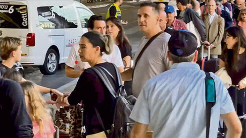 Chaos and long taxi lines greet travelers at Ben Gurion Airport