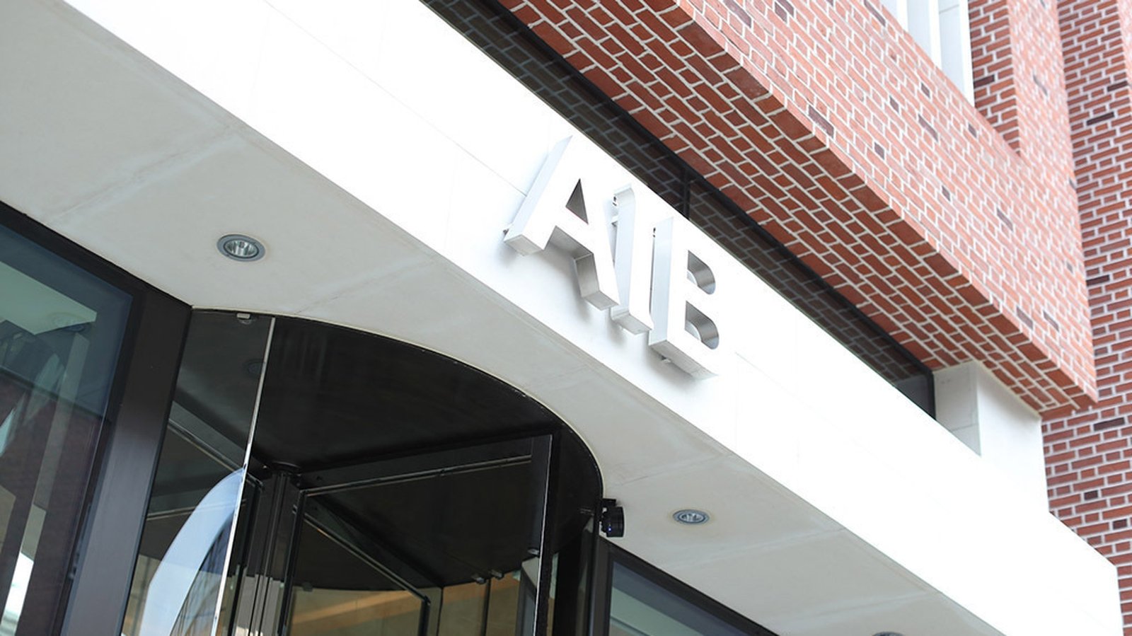 AIB pays €390m to State in final transaction