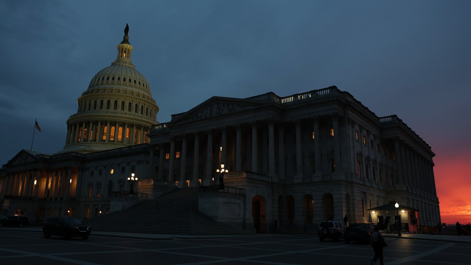 US govt begins shutdown amid standoff over funding bill