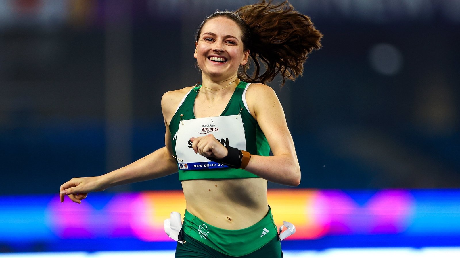 Lana Sutton breaks personal best to reach 200m final