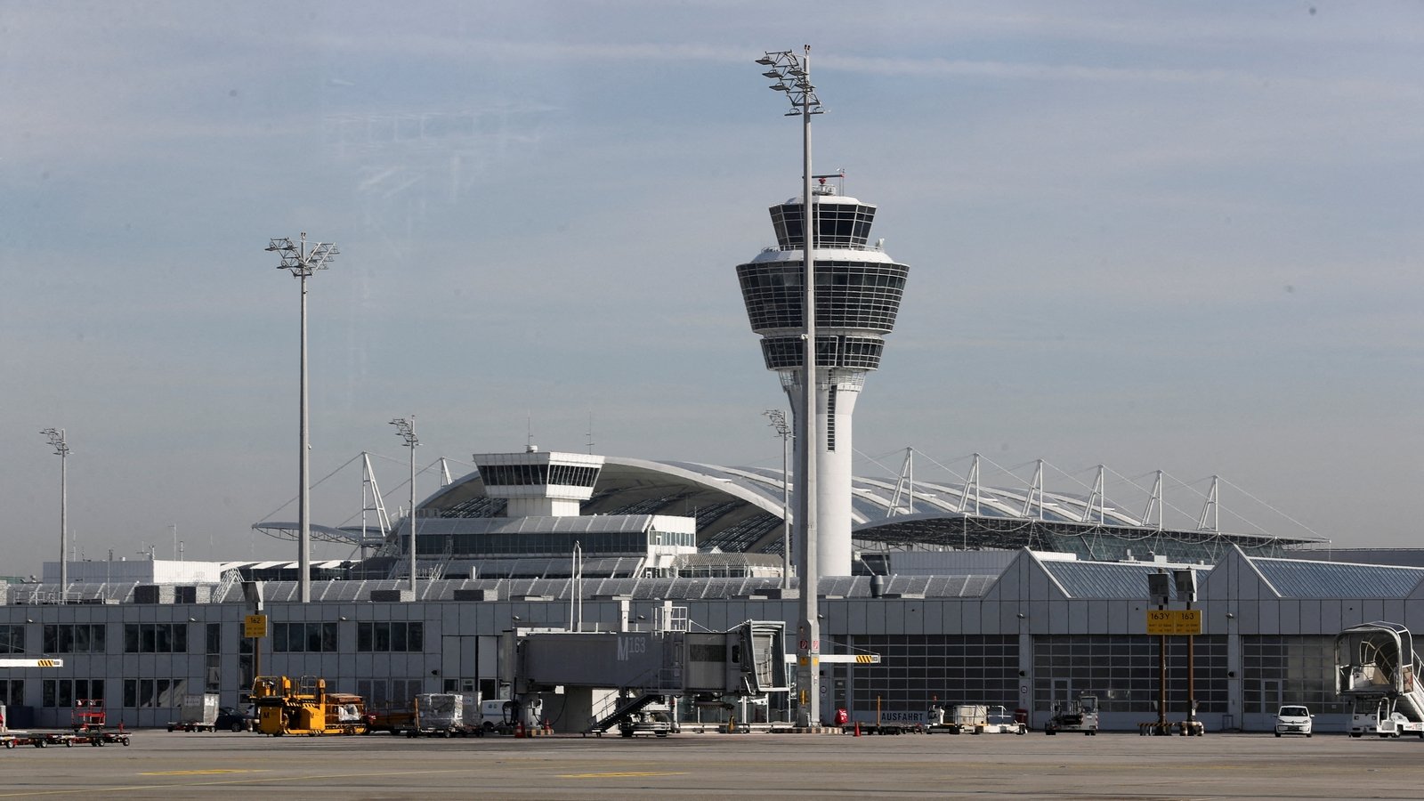 Munich airport resumes flights after drone sightings