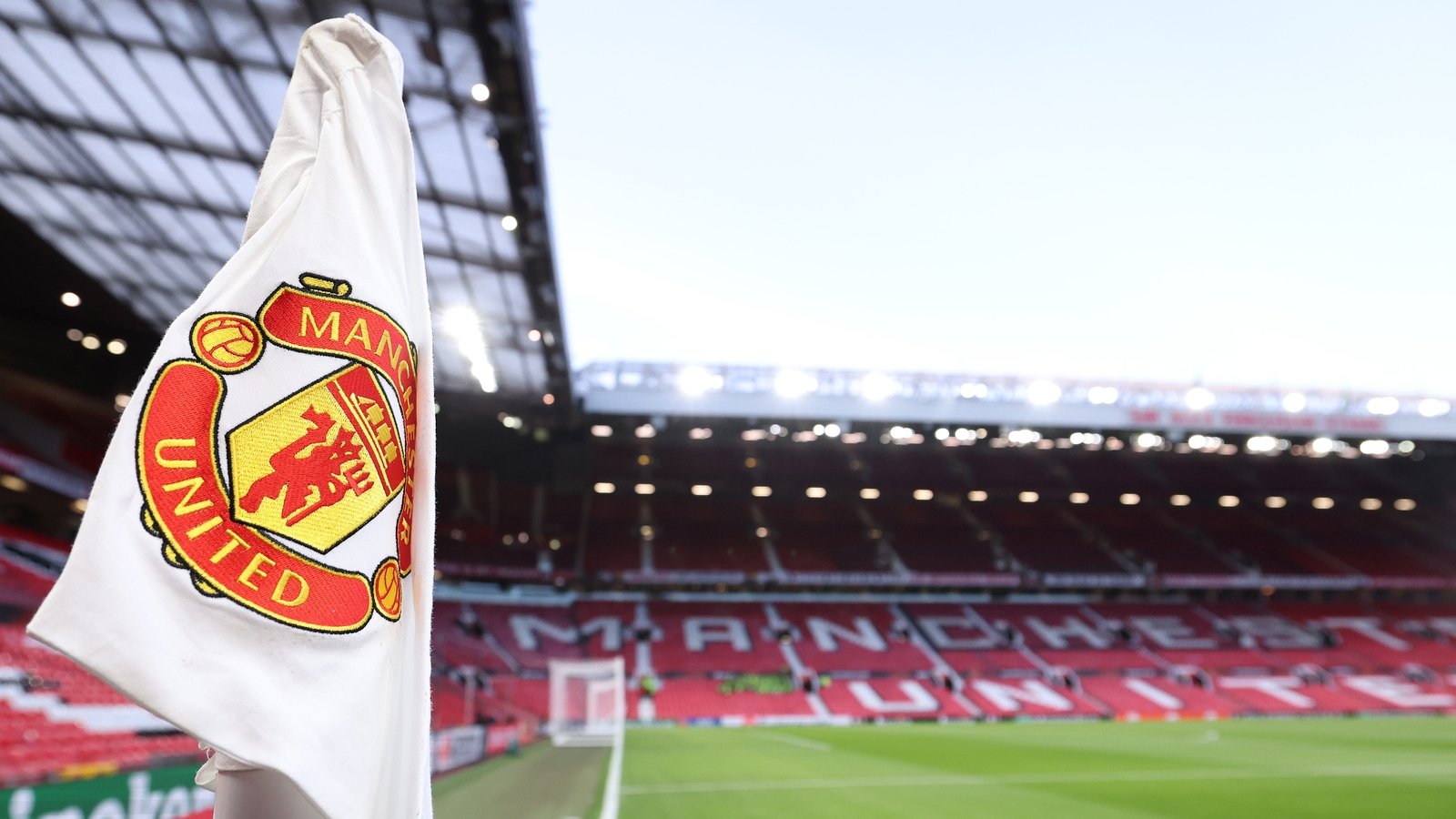 Man United considering 'seat licences' at new stadium
