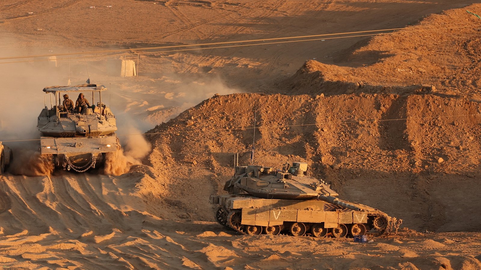 Israeli forces pull back in several areas