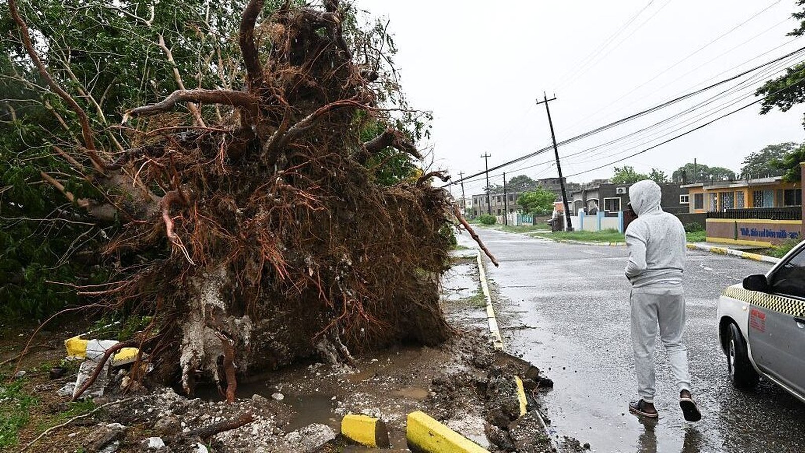 Hurricane Melissa makes landfall in Jamaica