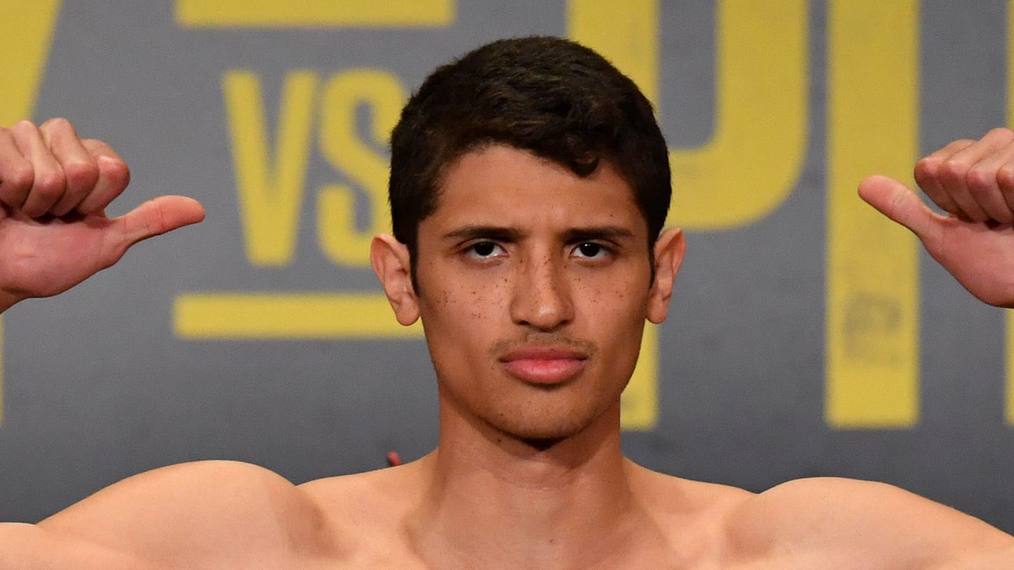 Sebastian Fundora vs Keith Thurman Gets New Date On Boxing Legend's Undercard