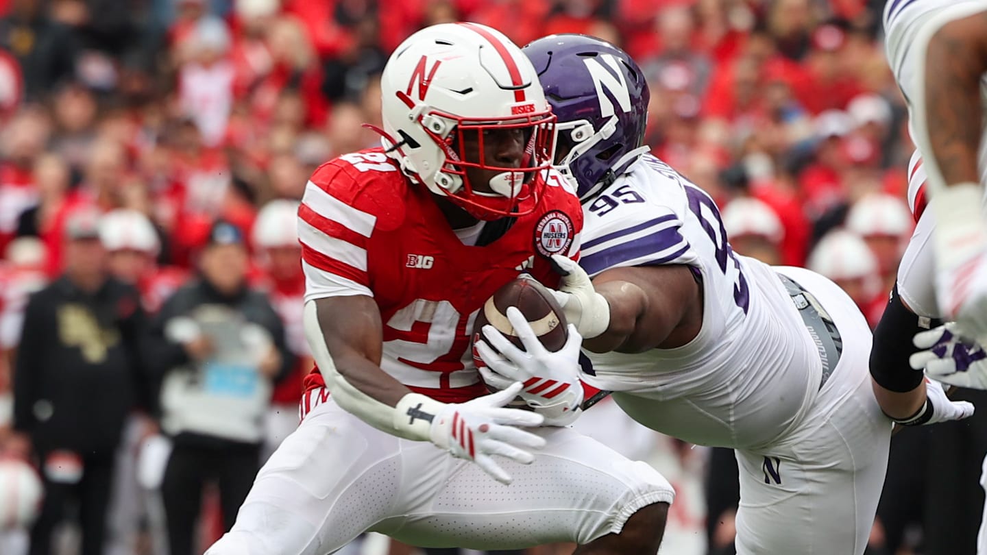 Nebraska Holds Off Northwestern, 28-21