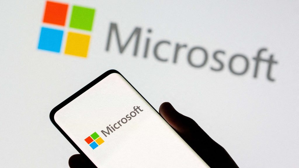 Microsoft From Peak to Pressure: MSFT Stock Threatens Breakdown on Mounting Risks