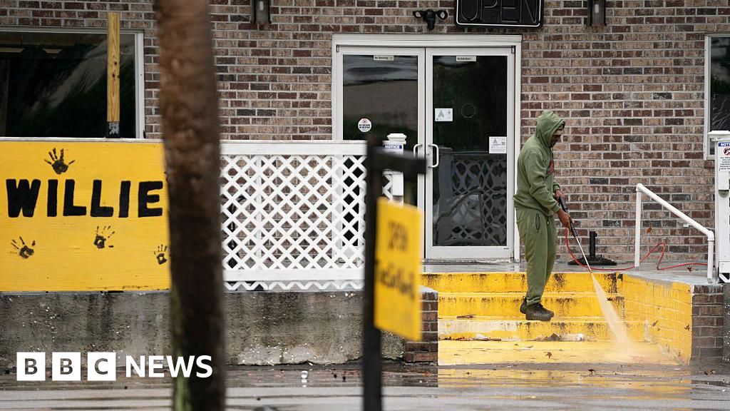 Shooting at crowded South Carolina bar leaves four dead