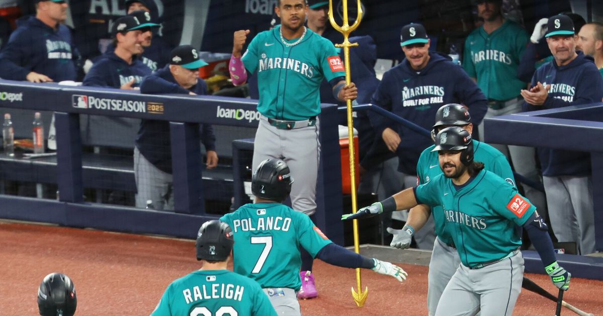 Mariners dominate Blue Jays in Toronto to take a 2-0 lead in ALCS