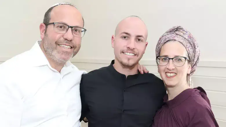 Hamas told Eitan Mor: 'Your father isn't protesting, you'll get out first'