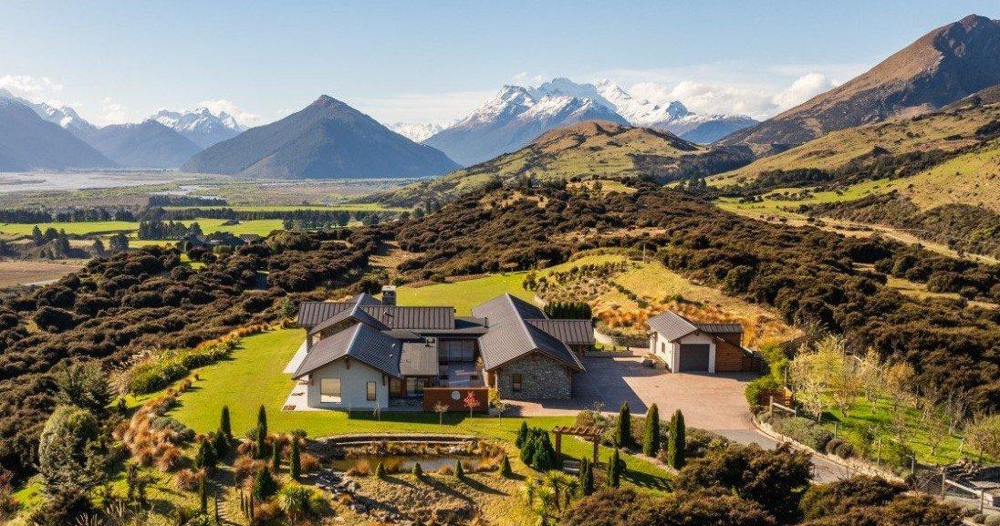 Dotcom luxury property valued at $15.63m for sale