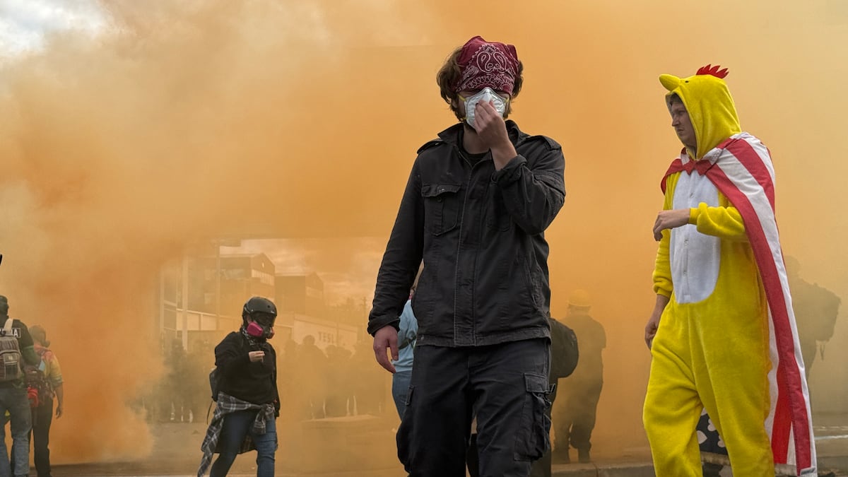 Federal officers fire tear gas, make multiple arrests during protest outside Portland ICE facility