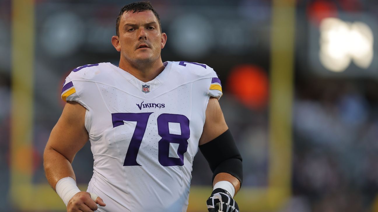 Vikings' Ryan Kelly to IR due to 2nd concussion this season