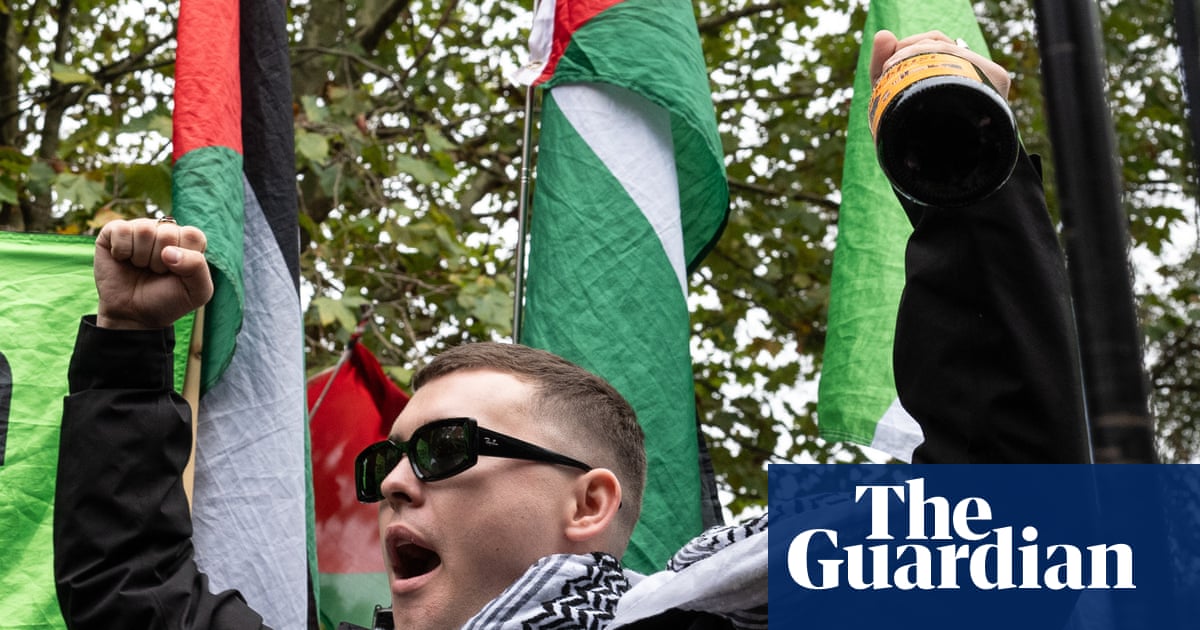 CPS to appeal against dismissal of terrorism charge against Kneecap’s Liam Óg Ó hAnnaidh | Kneecap